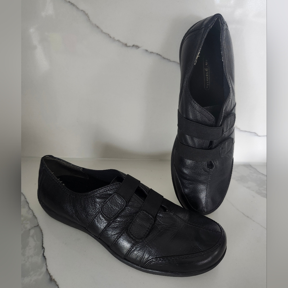 Easy Spirit Black Leather Loafers Slip-Ons